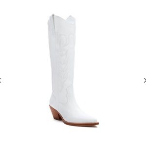 White cowboy boots, Coconut by Matisse
